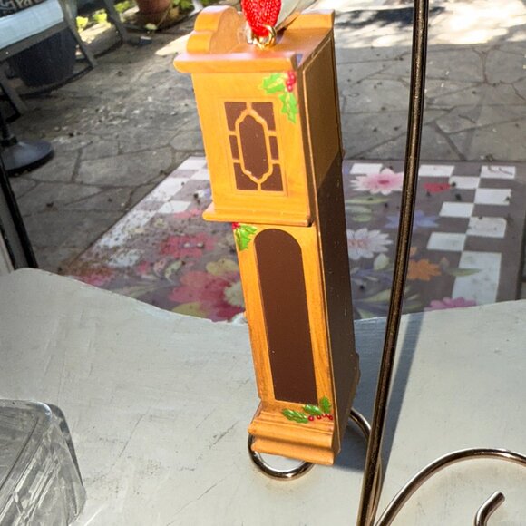 Twas The Night Before Christmas Hallmark  Ornament Grandfather Clock 24 yrs old - Picture 2 of 8